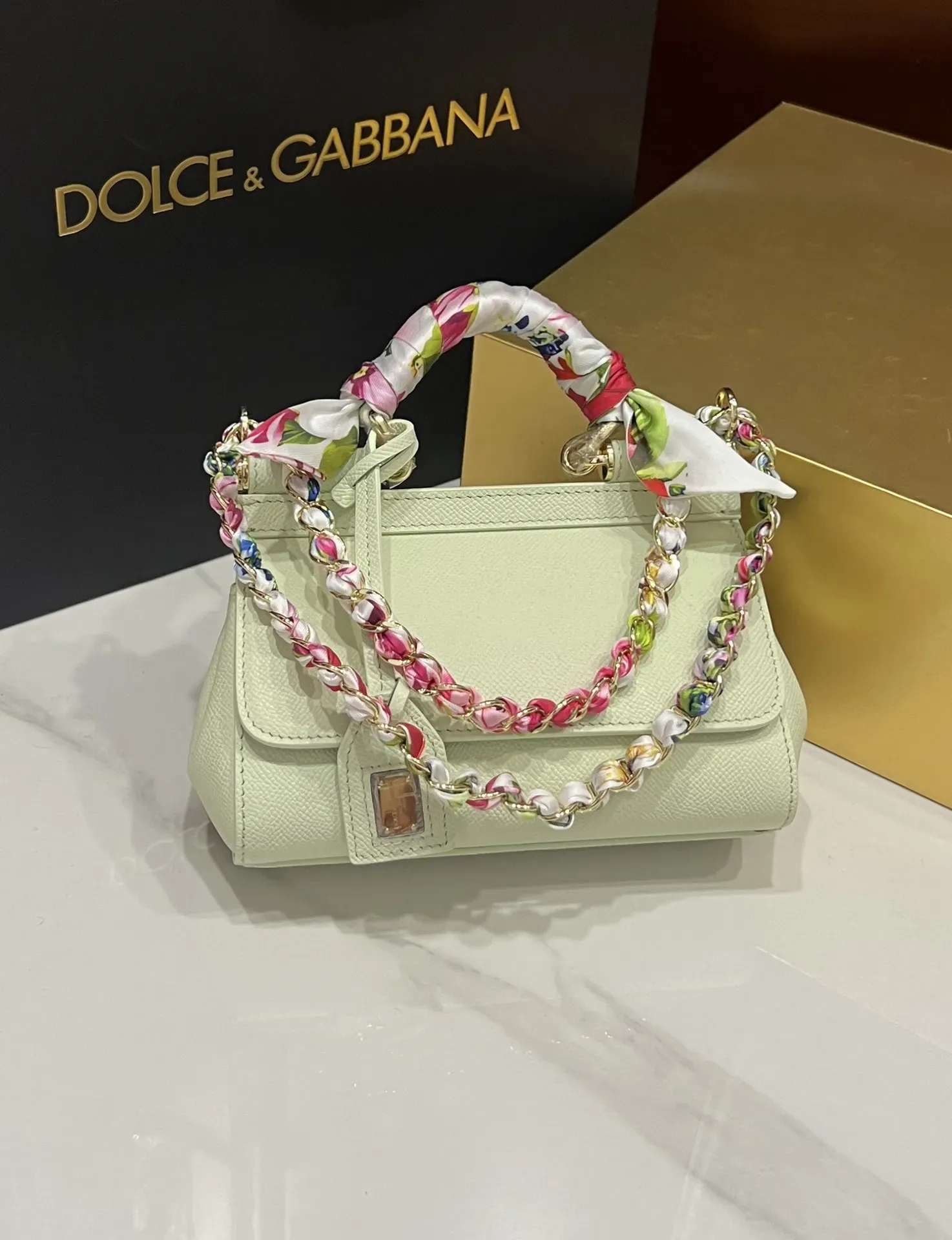 ドルチェ・アンド・ガッバーナ「D&G」シシリーミニ レザートップハンドルバッグ