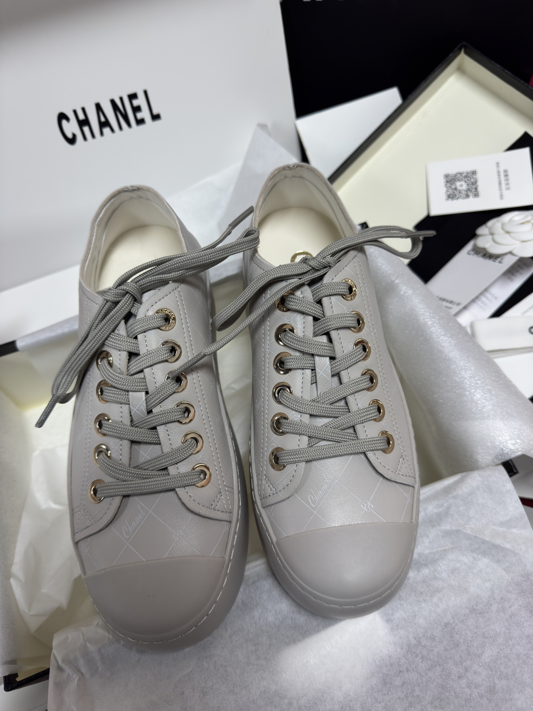 シャネル［Chanel］25P ラムレザー ロウカット プレミアムスニーカー