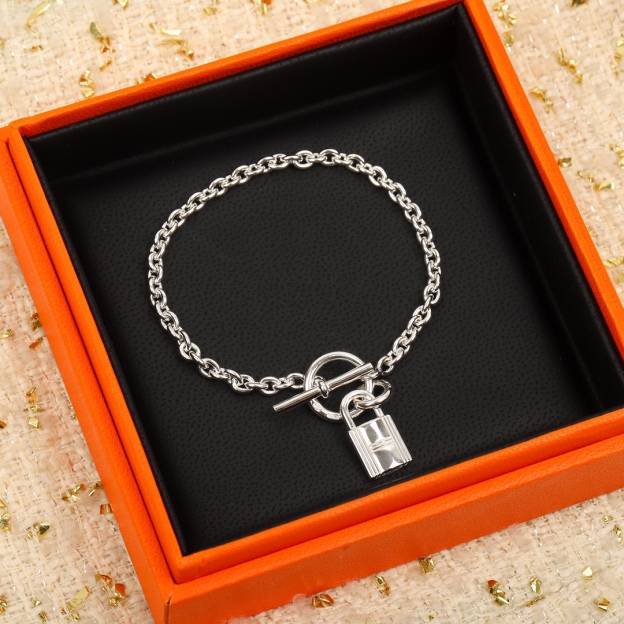 エルメス「Hermès」ケリー ロック ブレスレット16MM
