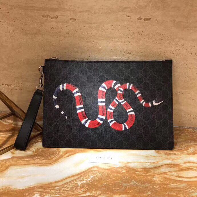 グッチ「Gucci」 キングスネーク プリント GGスプリーム ジップアラウンドウォレット