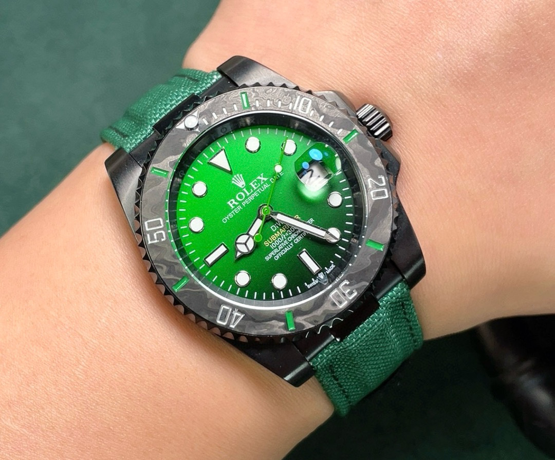 ロレックス［Rolex］DIW サブマリーナー パラキート 40MM