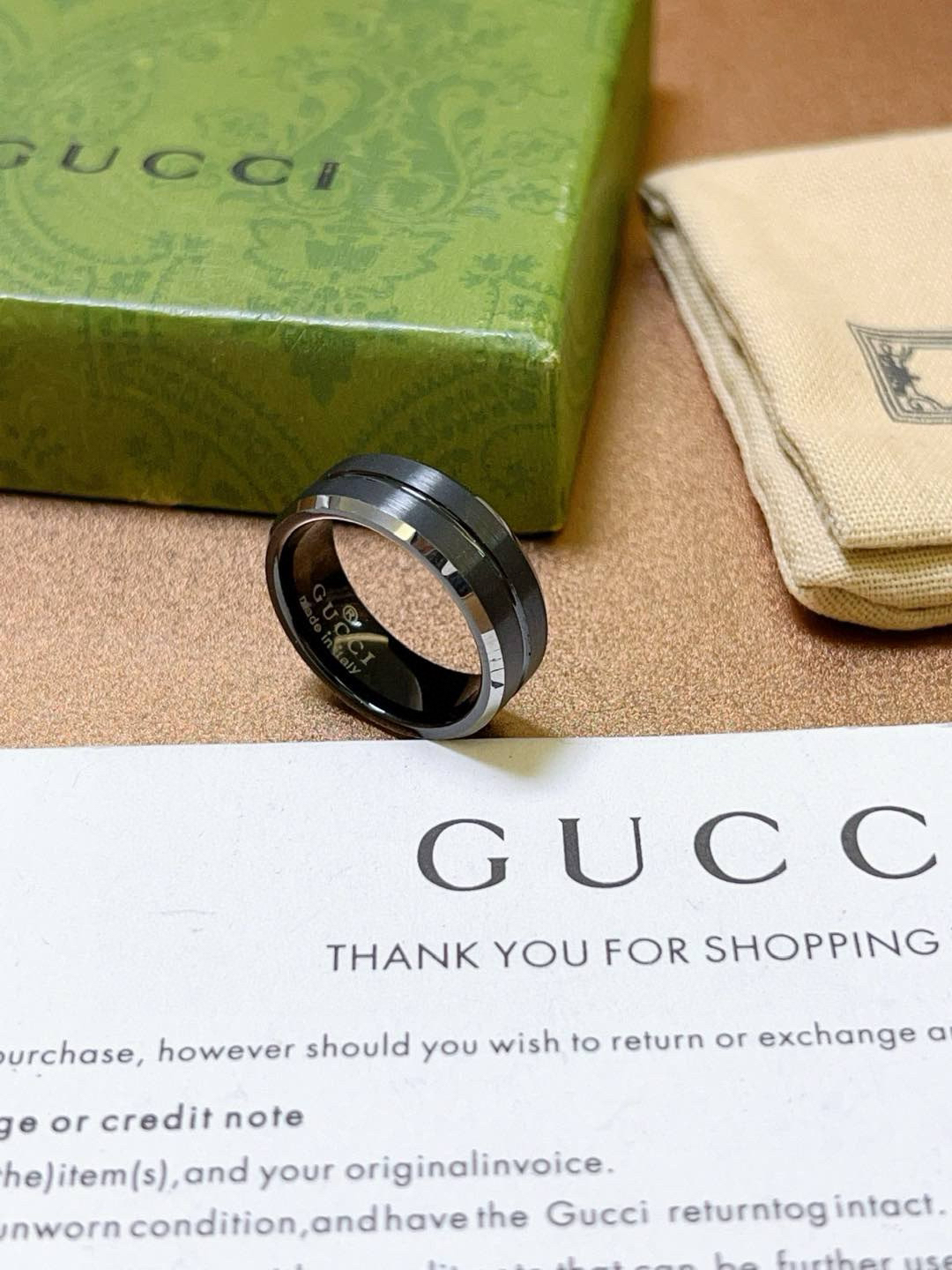 グッチ「Gucci」Anger Forest 双Gリングリング本