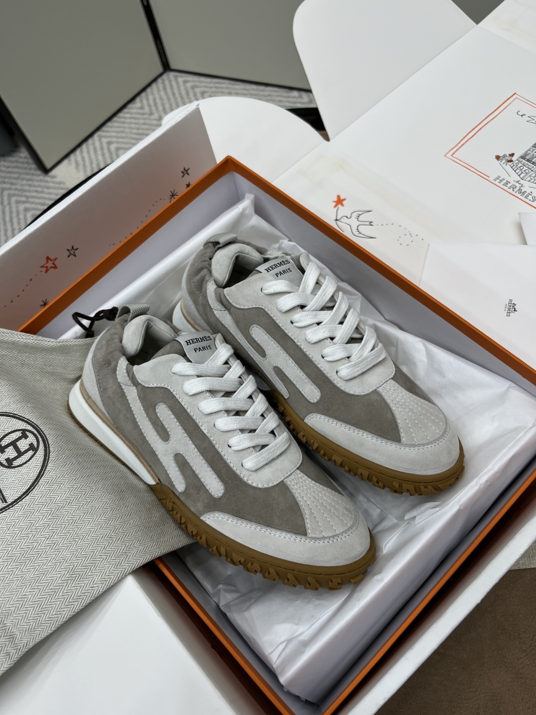 エルメス［Hermès］ミリタリートレーニングシューズ