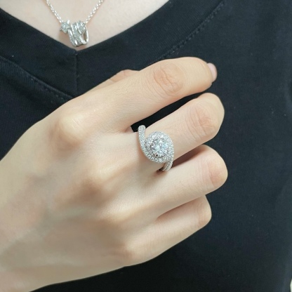 カルティエ「Cartier」 ツイスト ダイヤモンド リング