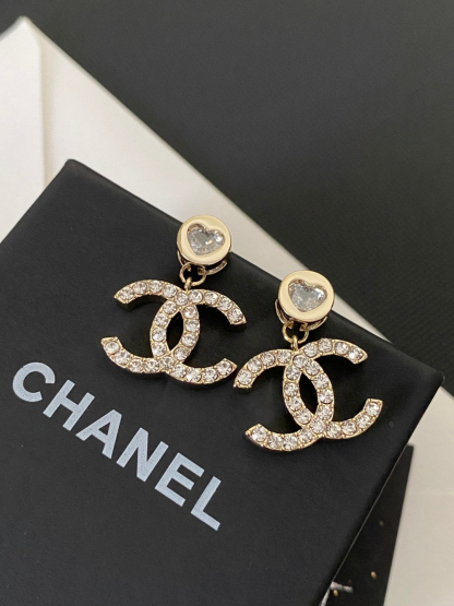 シャネル「Chanel」 ハート＆クリスタル レター ピアス・イヤリング
