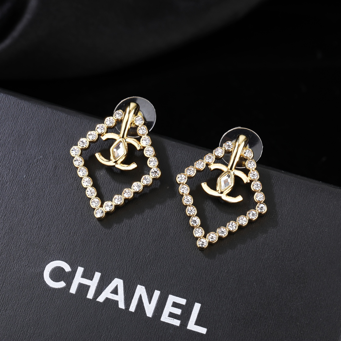 シャネル「Chanel」 クアドリラテラル ピアス
