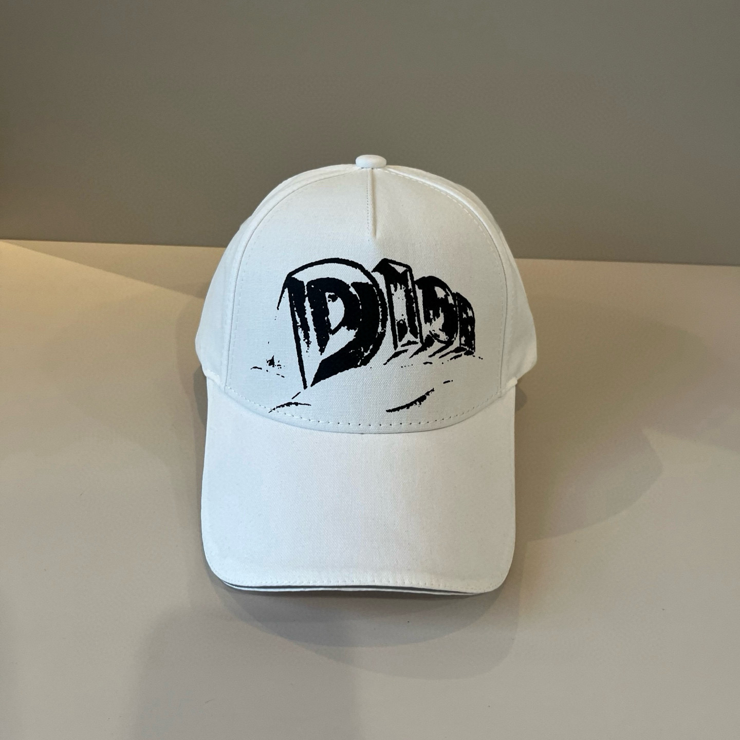 ディオール「Dior」DIORESSENCE ベースボールキャップ-ISETAN PRESTIGE CURATED