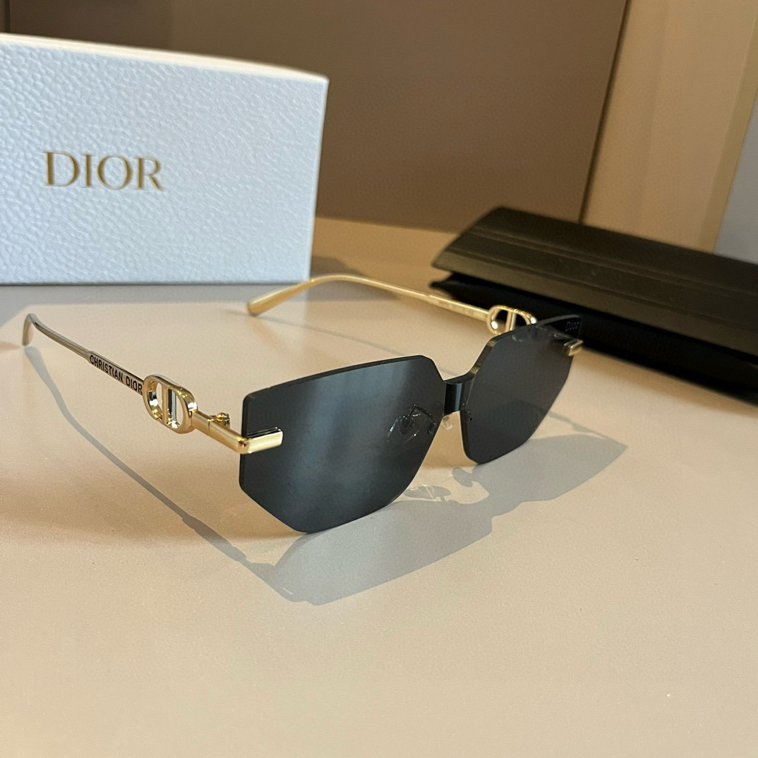 ディオール「Dior」So Real サングラス
