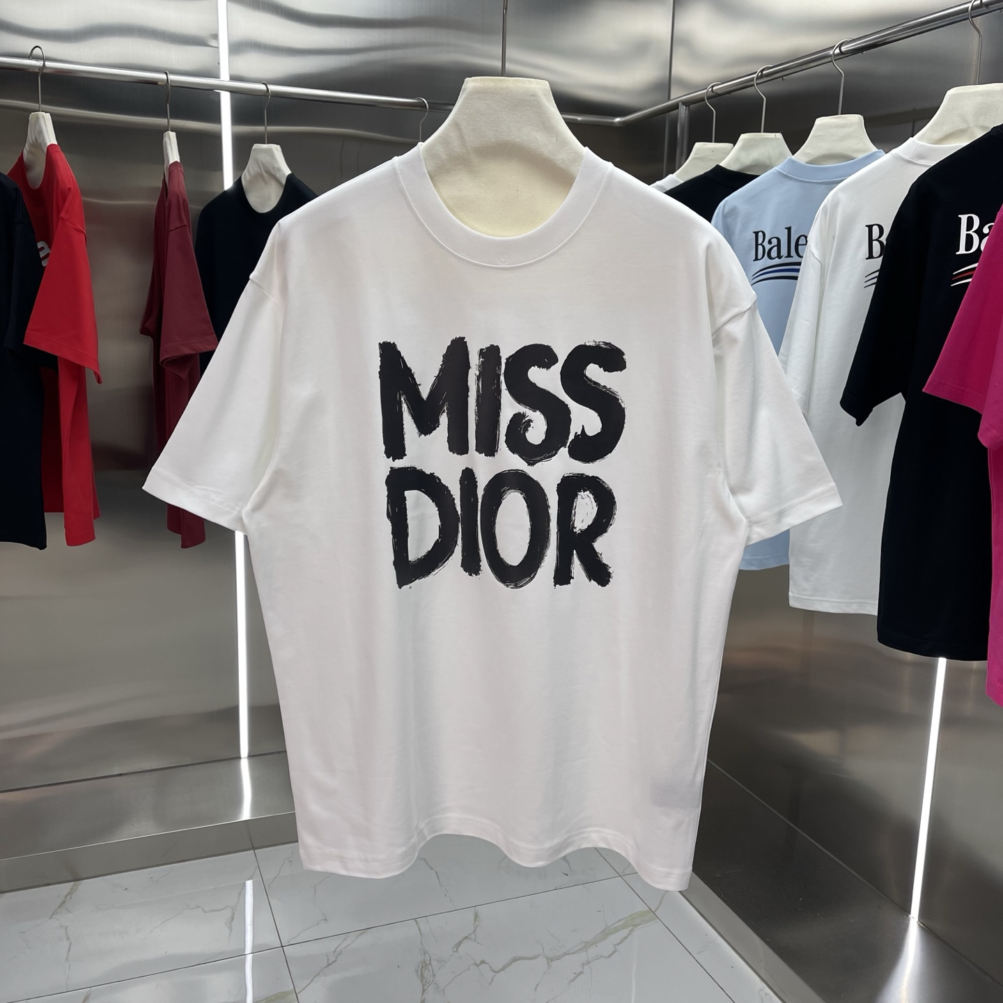 ディオール「Dior」クラシックコレクション プリントTシャツ