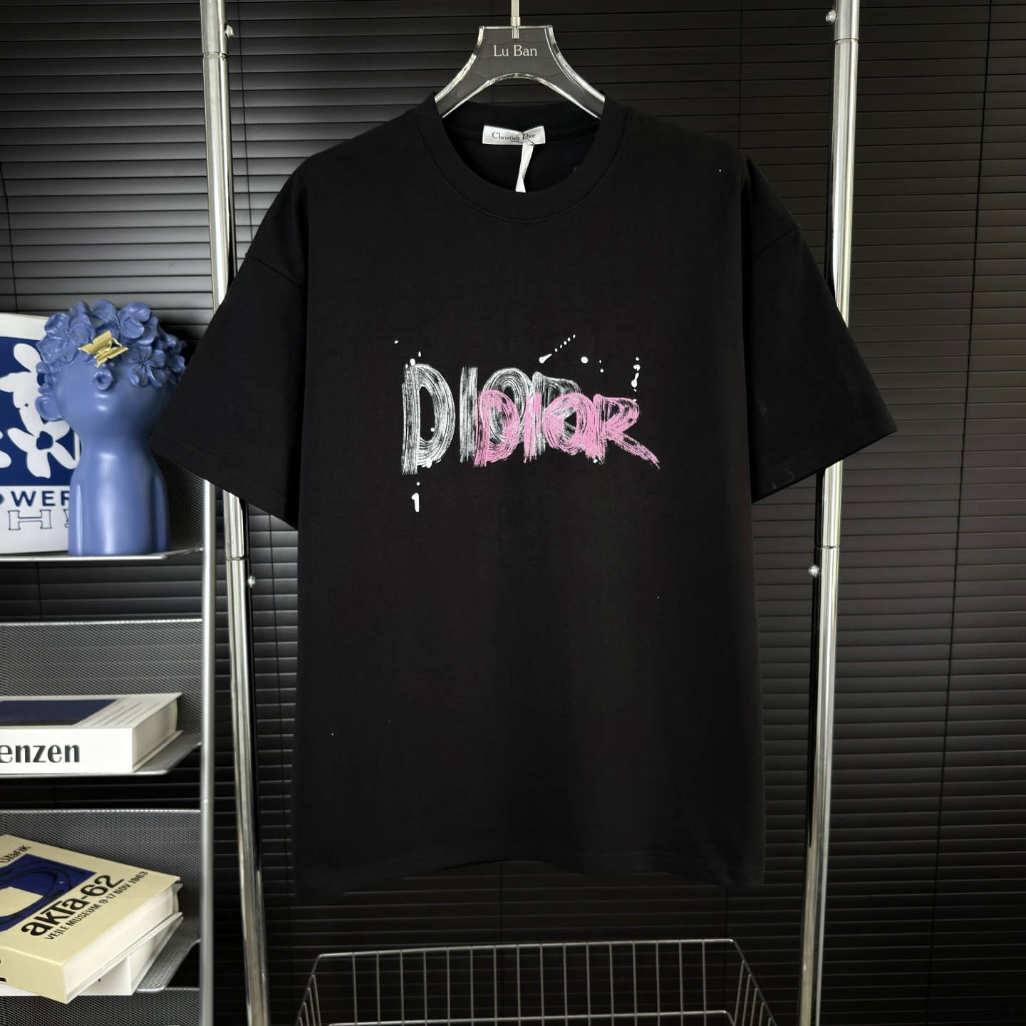 ディオール「Dior」25SS クラシック グラフィティ ロゴ プリントTシャツ