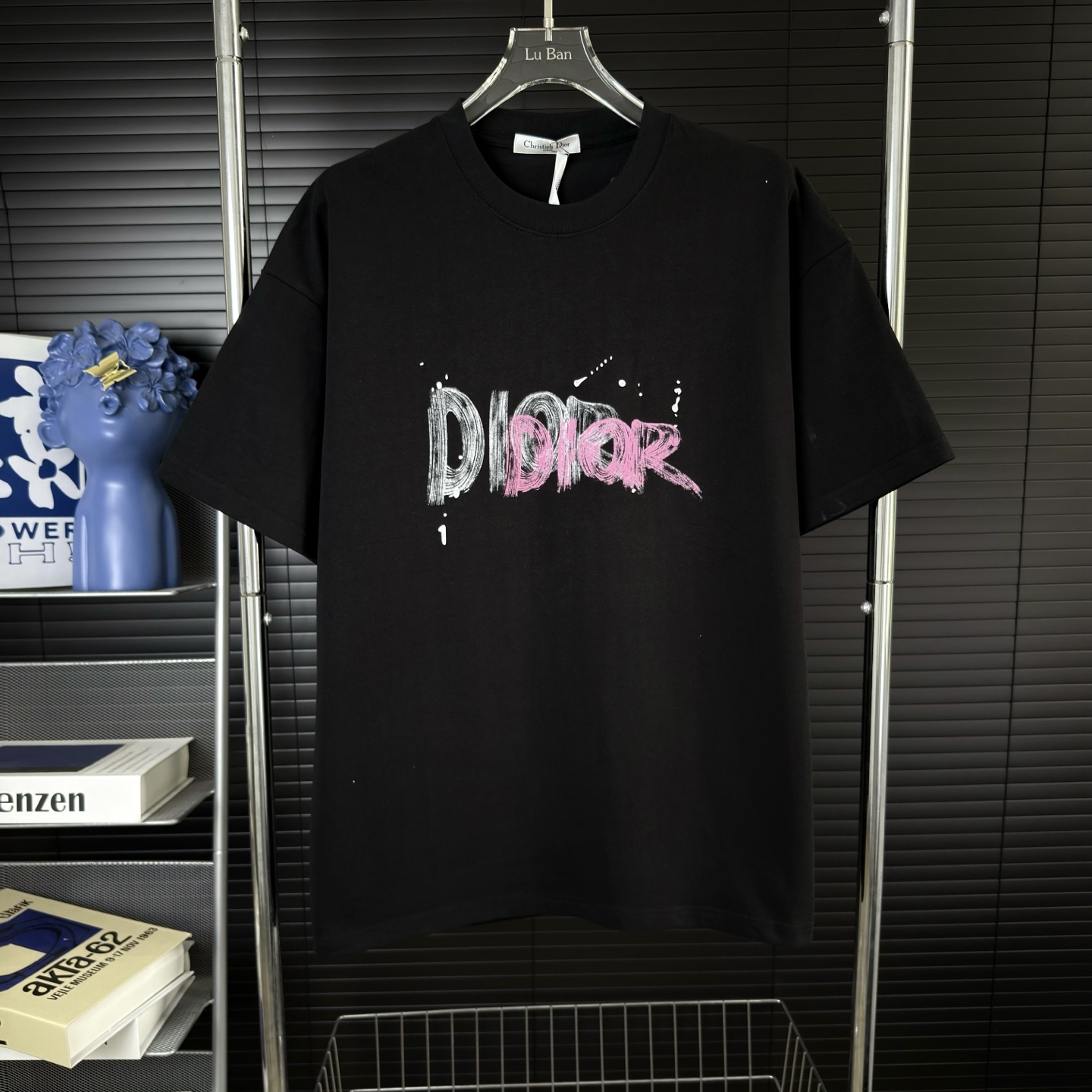 ディオール「Dior」25SS クラシック グラフィティ ロゴ プリントTシャツ