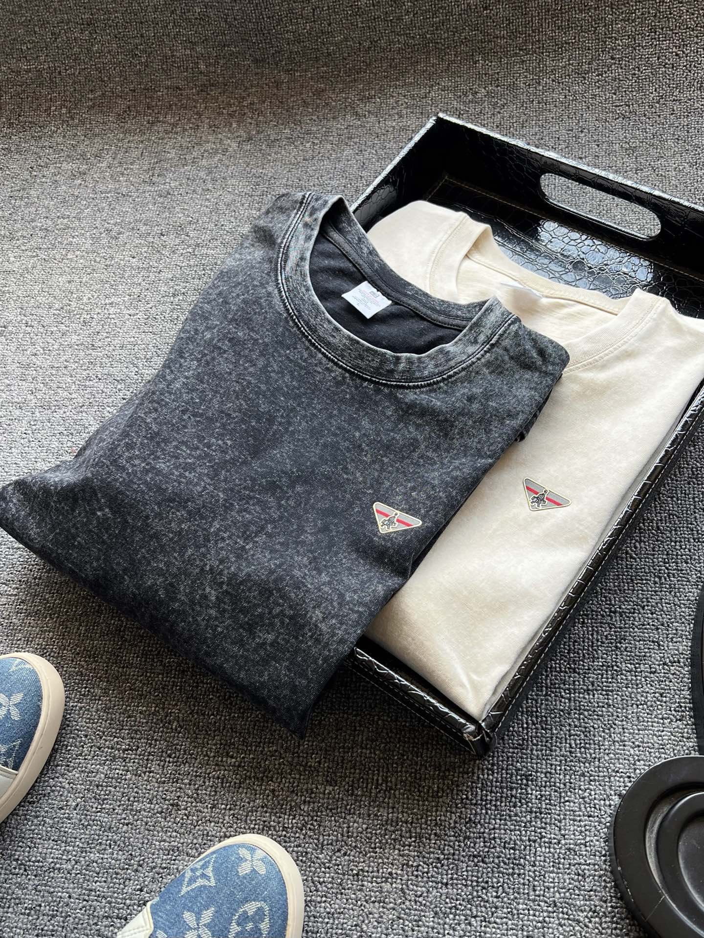 プラダ「Prada」2025SS メンズ リワークドウォッシュド クルーネックTシャツ