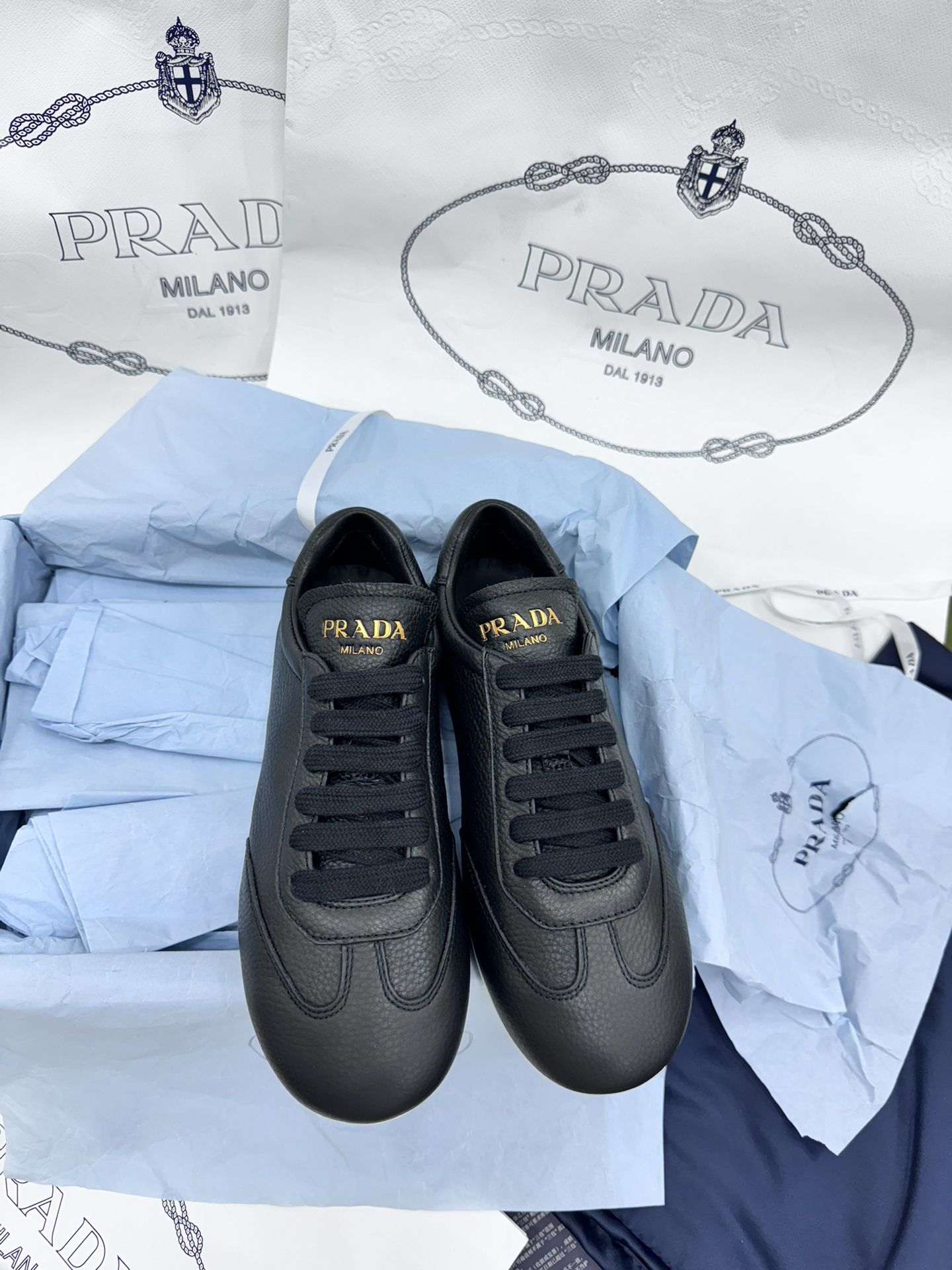 プラダ［Prada］America's Cup レザースニーカー（ユニセックス）-ISETAN PRESTIGE CURATED