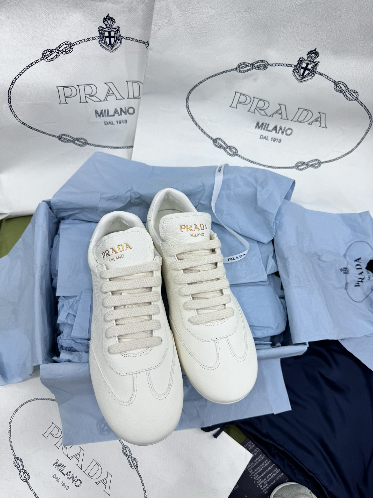 プラダ［Prada］America's Cup レザースニーカー（ユニセックス）