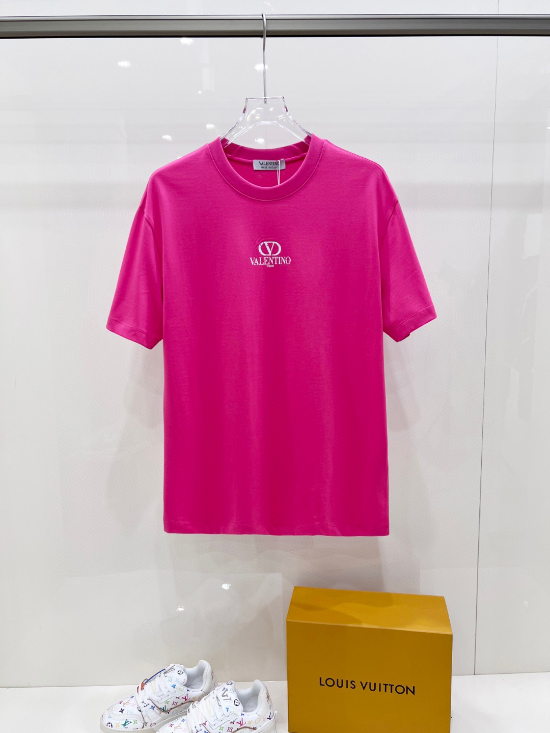 ヴァレンティノ「Valentino」最新半袖クルーネックTシャツ