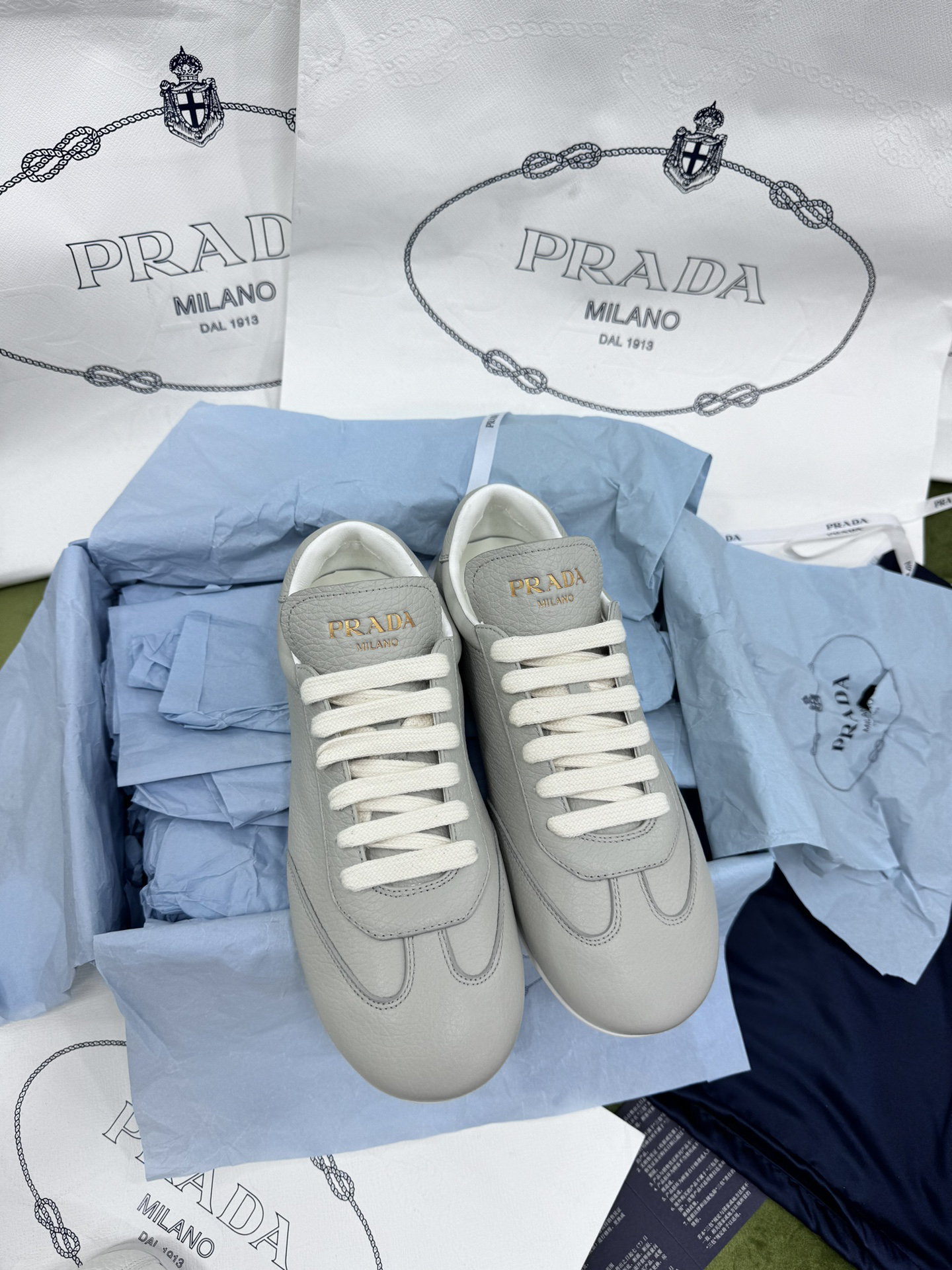 プラダ［Prada］America's Cup レザースニーカー（ユニセックス）