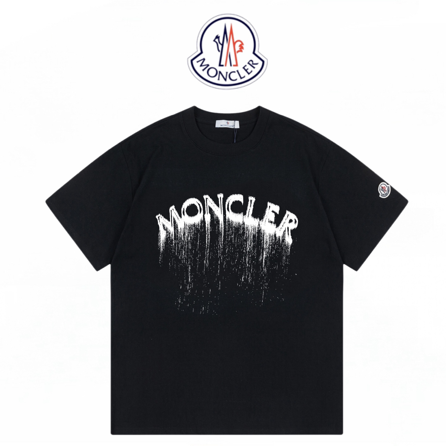 モンクレール モンクレール スプレーロゴ カスタムバッジ ユニセックスTシャツ ‌-ISETAN PRESTIGE CURATED