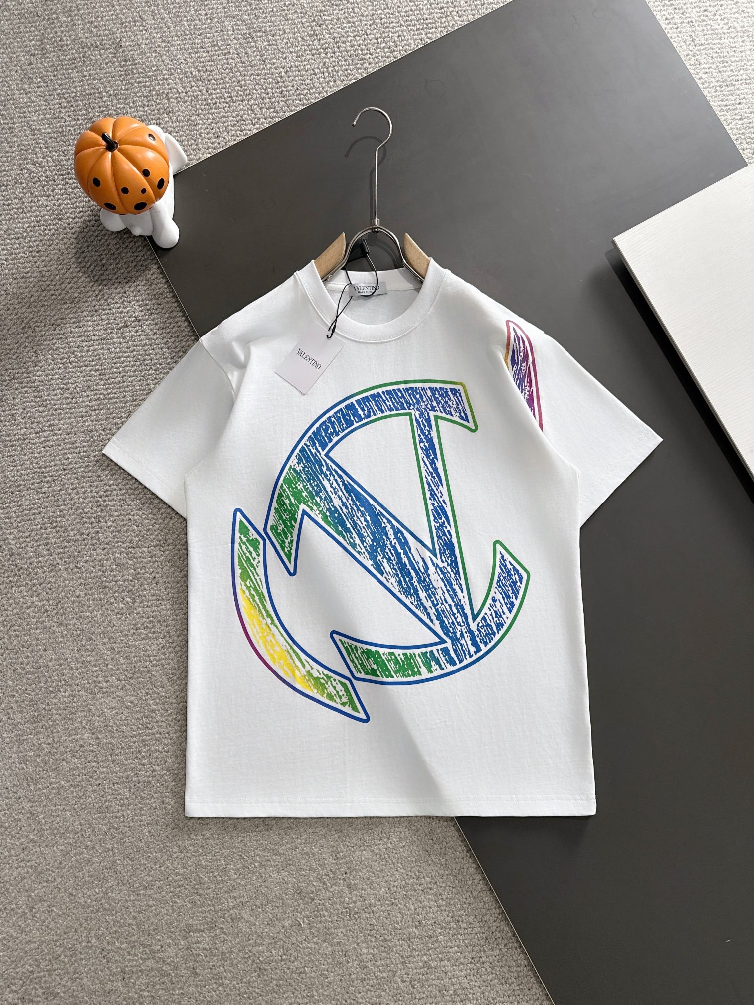 ヴァレンティノ「Valentino」 2025 春の新作半袖