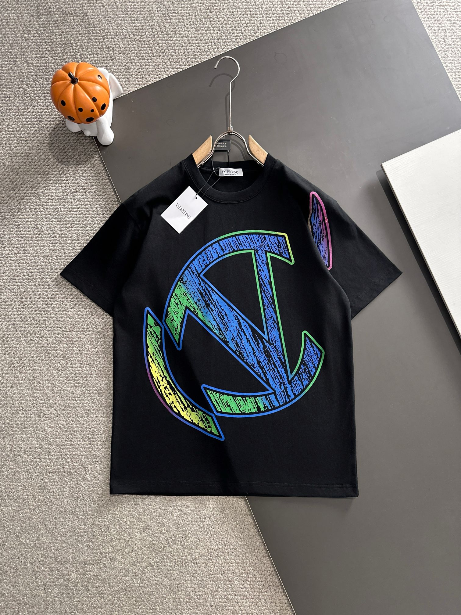 ヴァレンティノ「Valentino」 2025 春の新作半袖