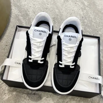 シャネル「Chanel」23C スエード パンダスニーカー カジュアルシューズ