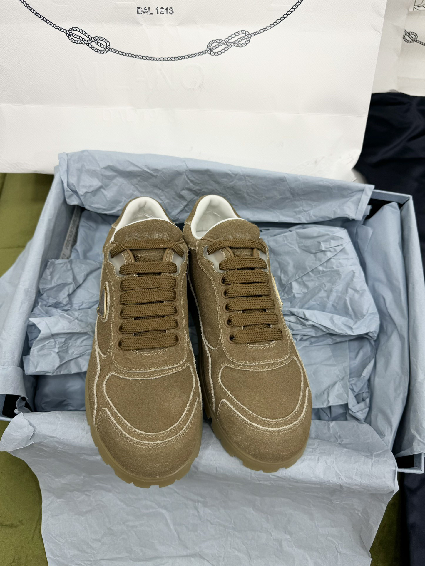 プラダ［Prada］ America's Cup キャンバススニーカー（ユニセックス）