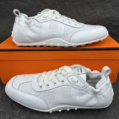 エルメス［Hermès］ イン パーセレーテッド スニーカー