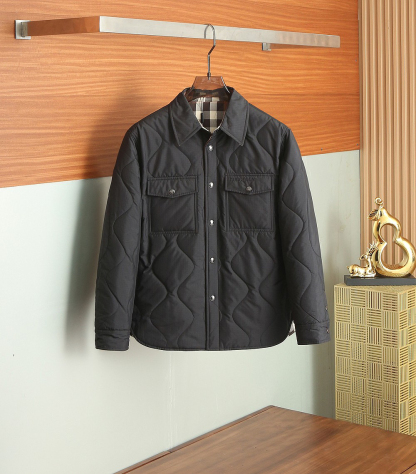 バーバリー「Burberry」秋冬 リバーシブルキルティングジャケット