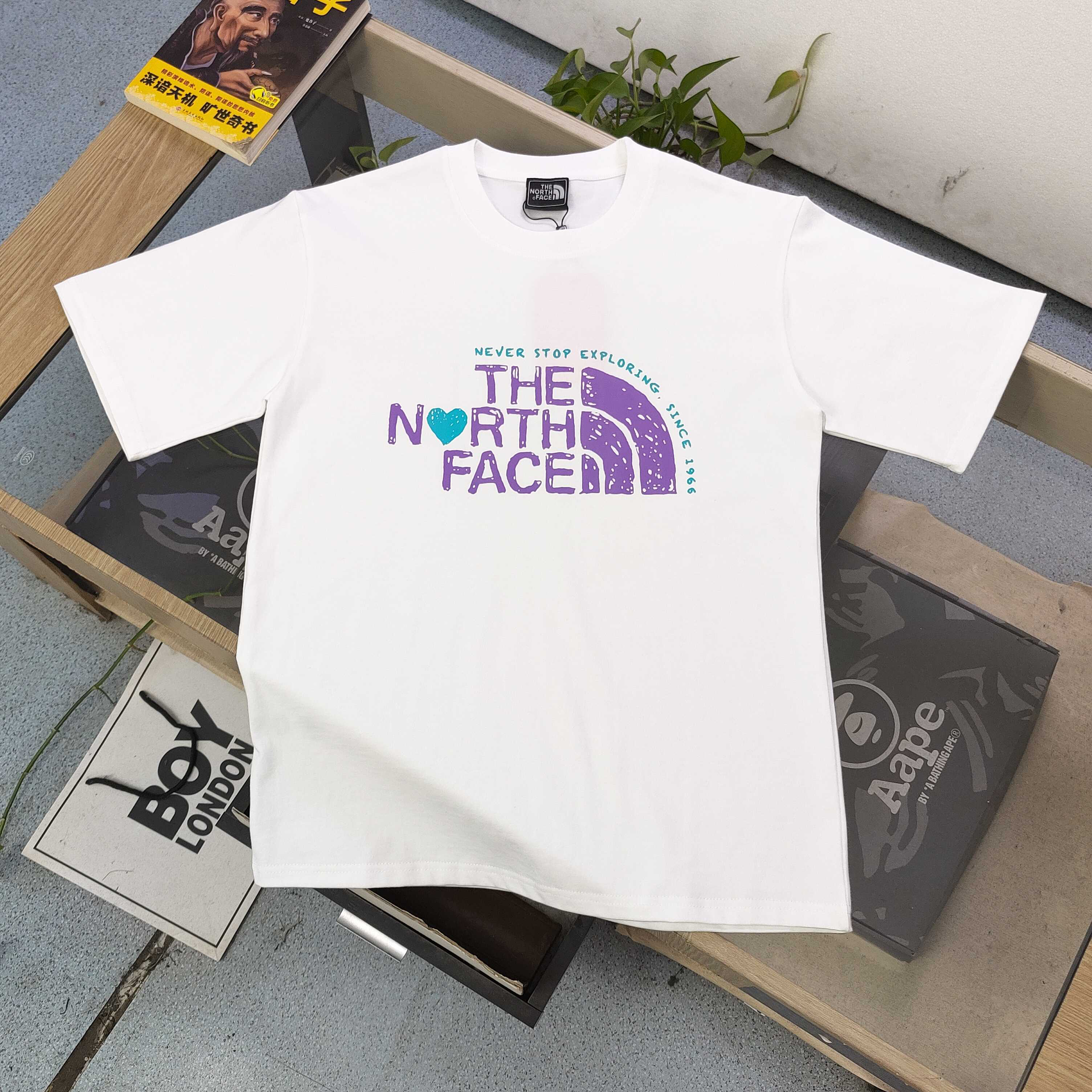 ザ・ノースフェイス「The North Face」 クレヨンロゴ カップルTシャツ