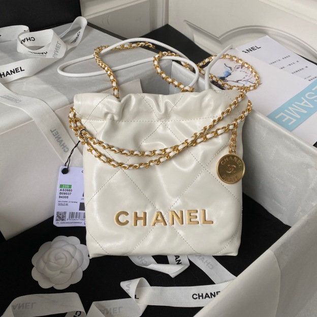 シャネル「Chanel」 22 ミニ ハンドバッグ