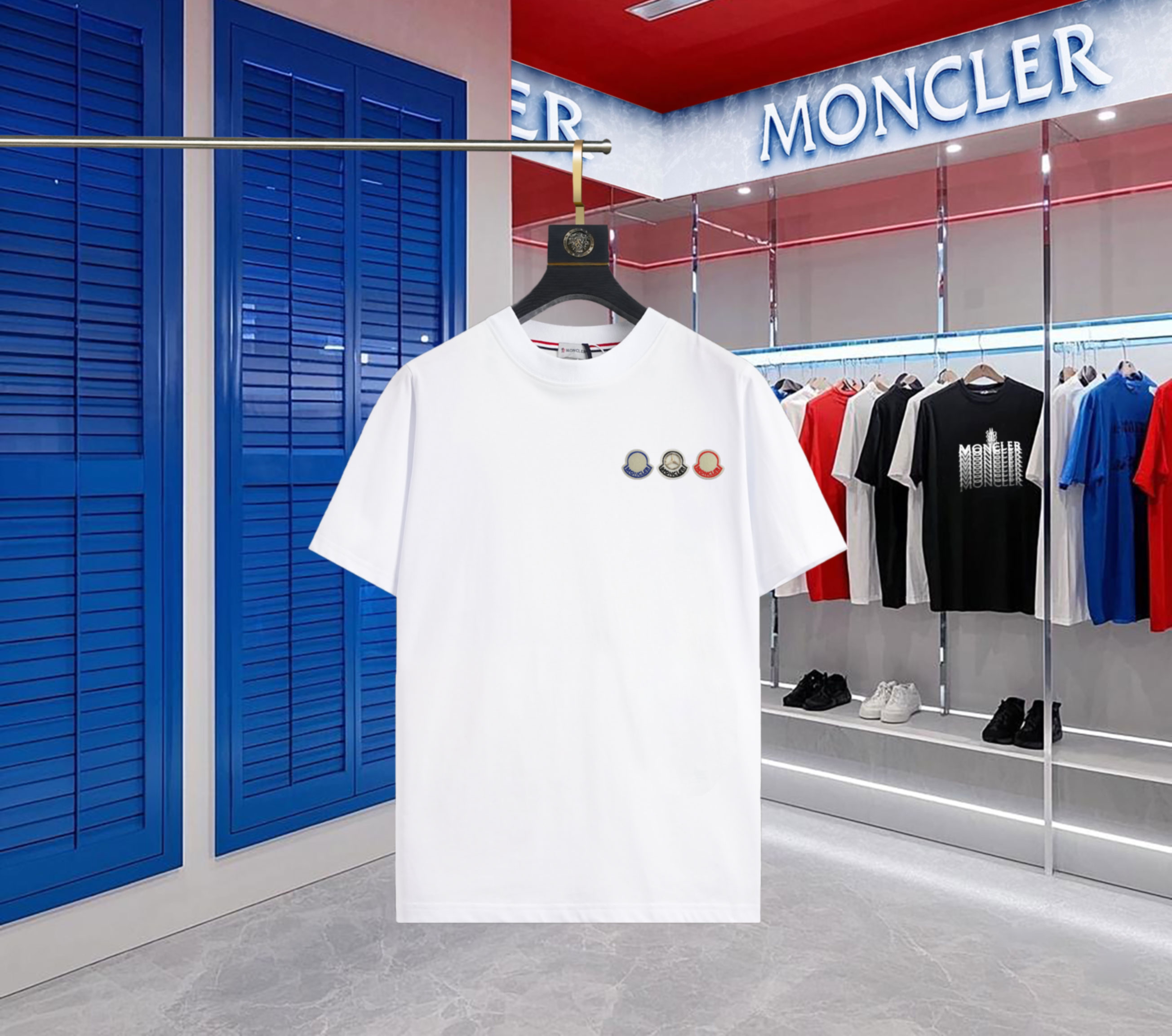 【ワンフォーワン】モンクレール「Moncler」ロゴエンブロイダリー クルーネックTシャツ【在庫僅少】