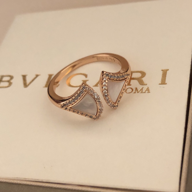 ブルガリ「Bvlgari」ブルガリ開口部スカートの指輪
