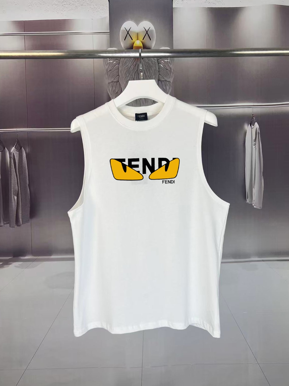 フェンディ「Fendi」2025 SUMMER FF DEMON EYES モンスターロゴ ノースリーブTシャツ