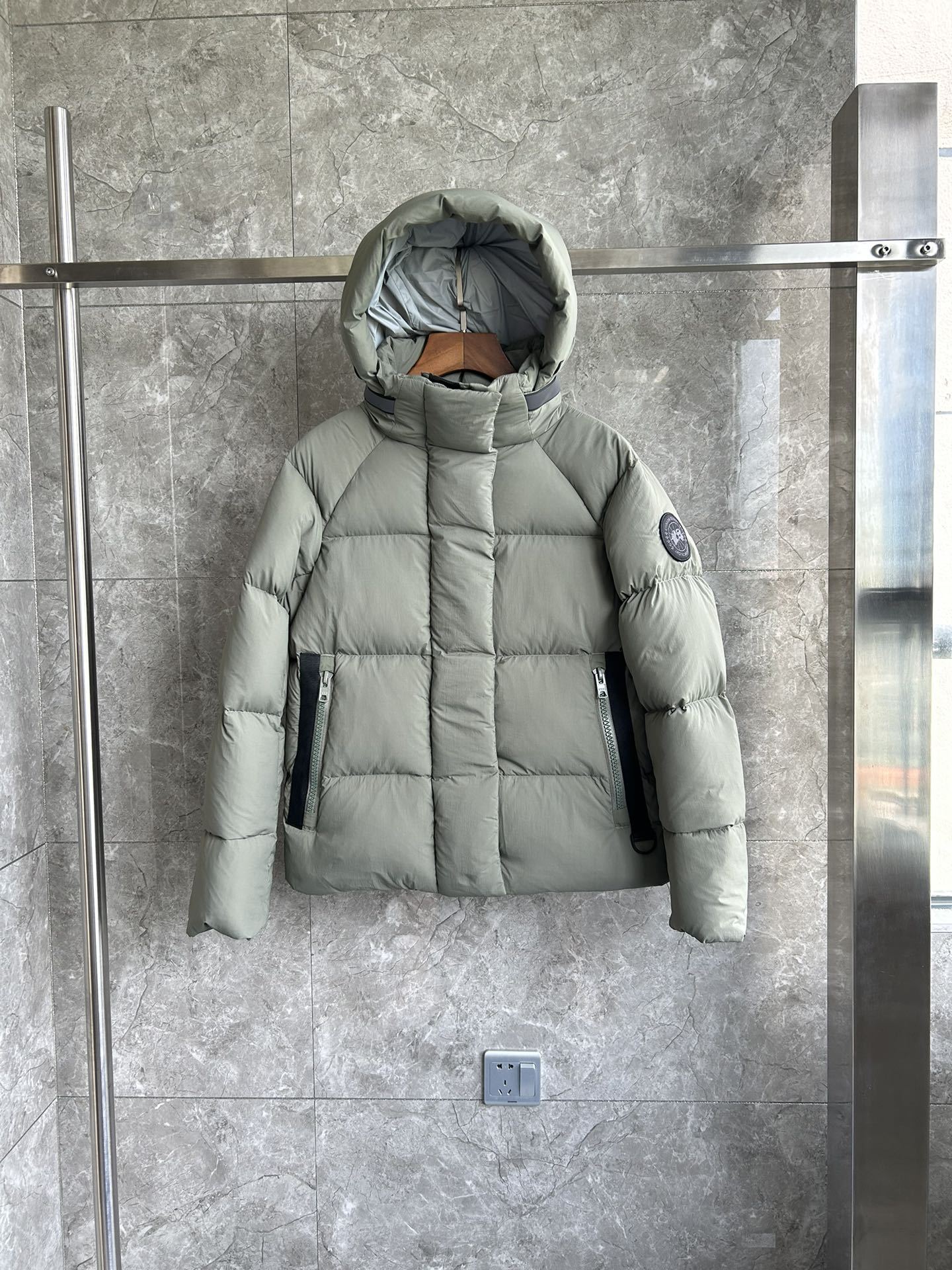 カナダグース「Canada Goose」秋冬フード付きダウンジャケット