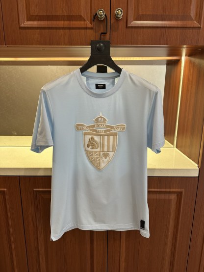 フェンディ「Fendi」2025 SS コレクション シンクロ新作 ラウンドネックTシャツ