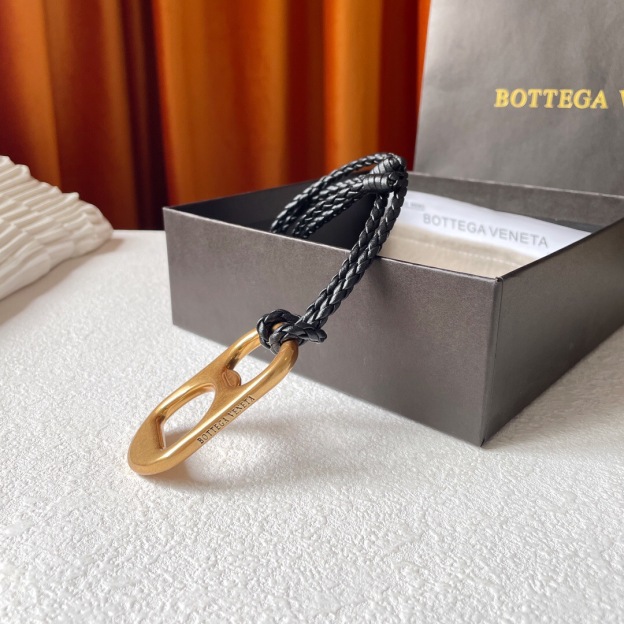 ボッテガ ヴェネタ「Bottega Veneta」プルリング バックル ベルト100CM