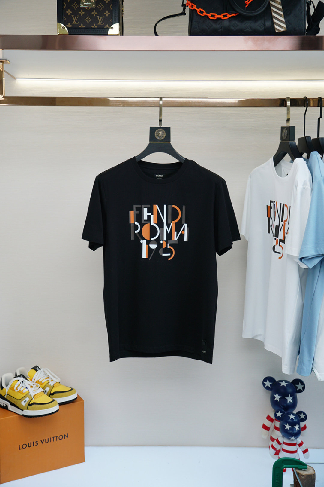 フェンディ「Fendi」2025SS フロントプレート レターロゴ プリント ショートスリーブTシャツ