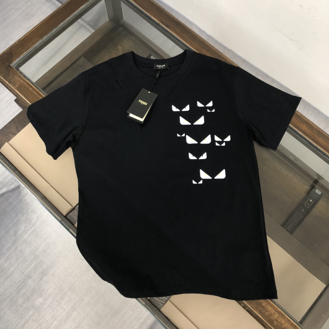 フェンディ Fendi 25SS マスターコレクション グラフィックプリント ラウンドネック ショートスリーブTシャツ-ISETAN PRESTIGE CURATED
