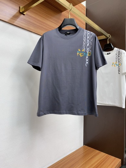 フェンディ「Fendi」SSコレクション 新工法ロゴ メンズ オーバーサイズ ラウンドネックTシャツ