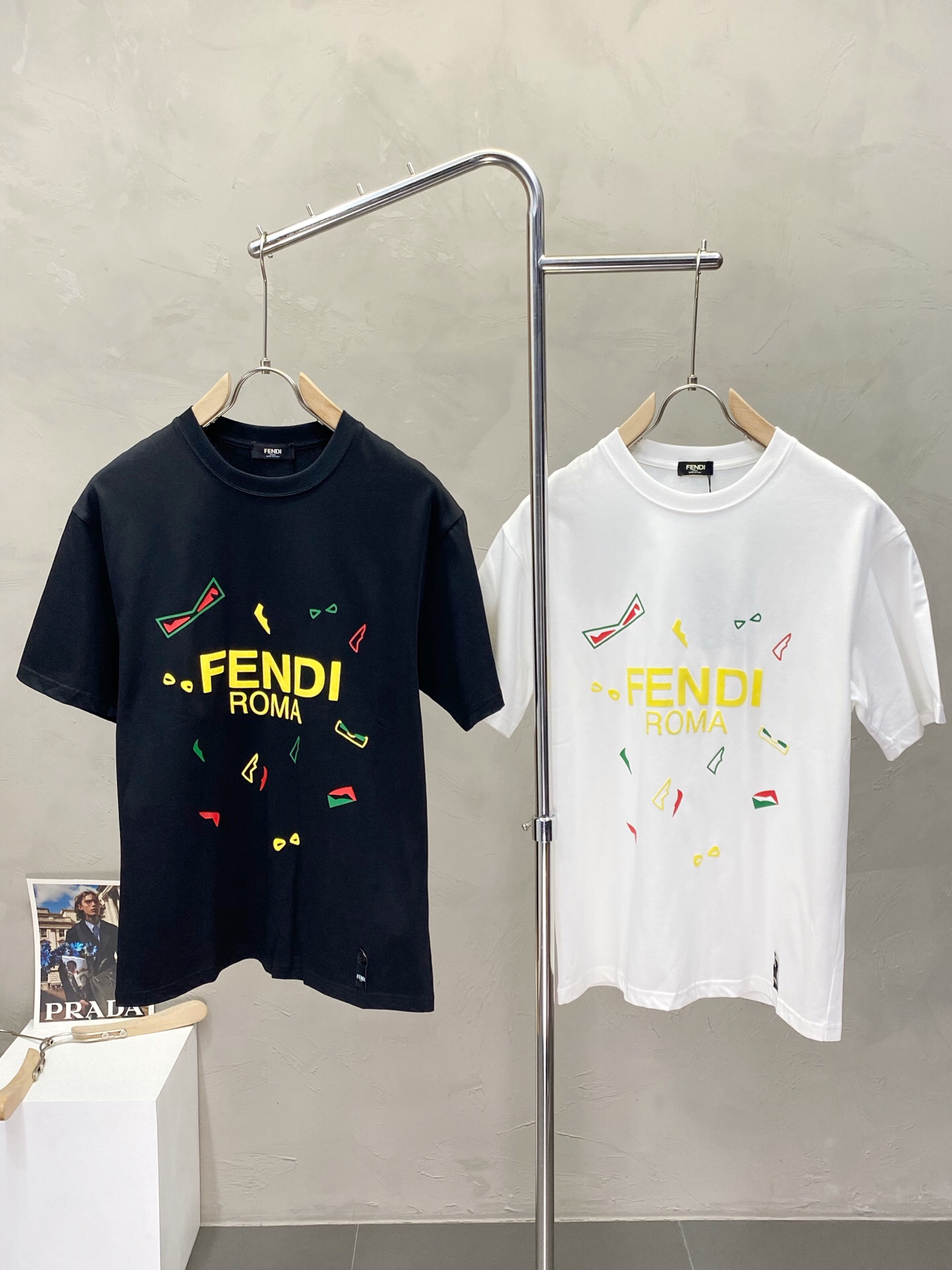 フェンディ「Fendi」2025SS エクスクルーシブ メンズ カジュアル ショートスリーブTシャツ