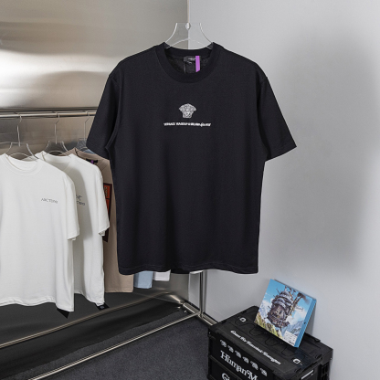 ヴェルサーチ「Versace」メドゥーサ エンブロイダリー ルーズフィットTシャツ