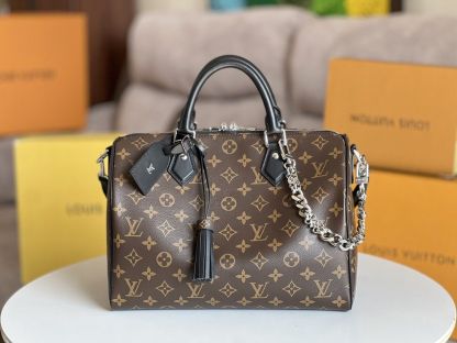 ルイ・ヴィトン「Louis Vuitton」男女ともに利用可能！Speedy Soft 30 のロゴモノグラムピローバッグ