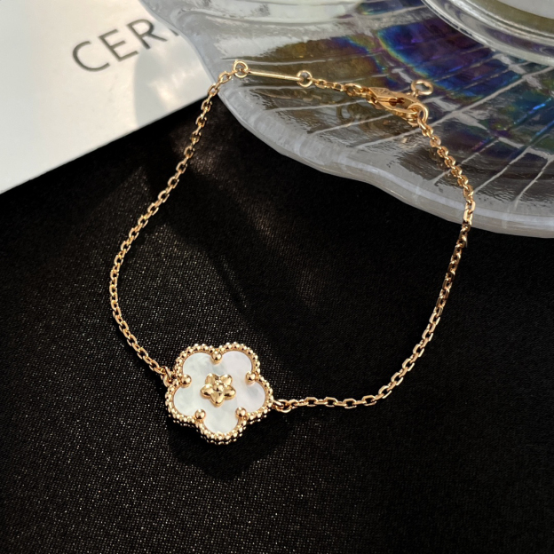 ヴァン クリーフ＆アーペル「Van Cleef & Arpels」Lucky Spring 18Kローズゴールド ホワイトベリル シングルフラワー ブレスレット16cm～18cm