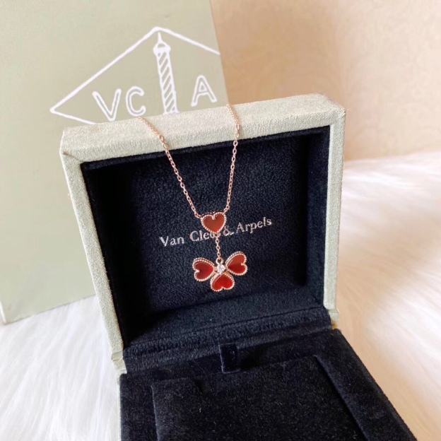 ヴァン クリーフ＆アーペル「Van Cleef & Arpels」Sweet Hearts ハートペンダント42cm