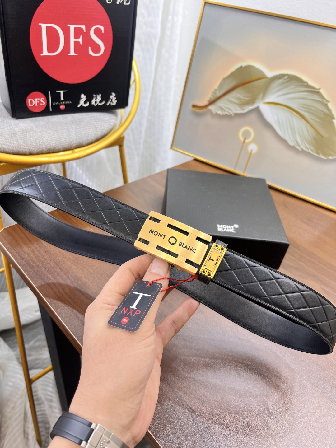 ヴァン クリーフ＆アーペル「Van Cleef & Arpels」クラシックコレクション オートマチックバックル レザーベルト100cm