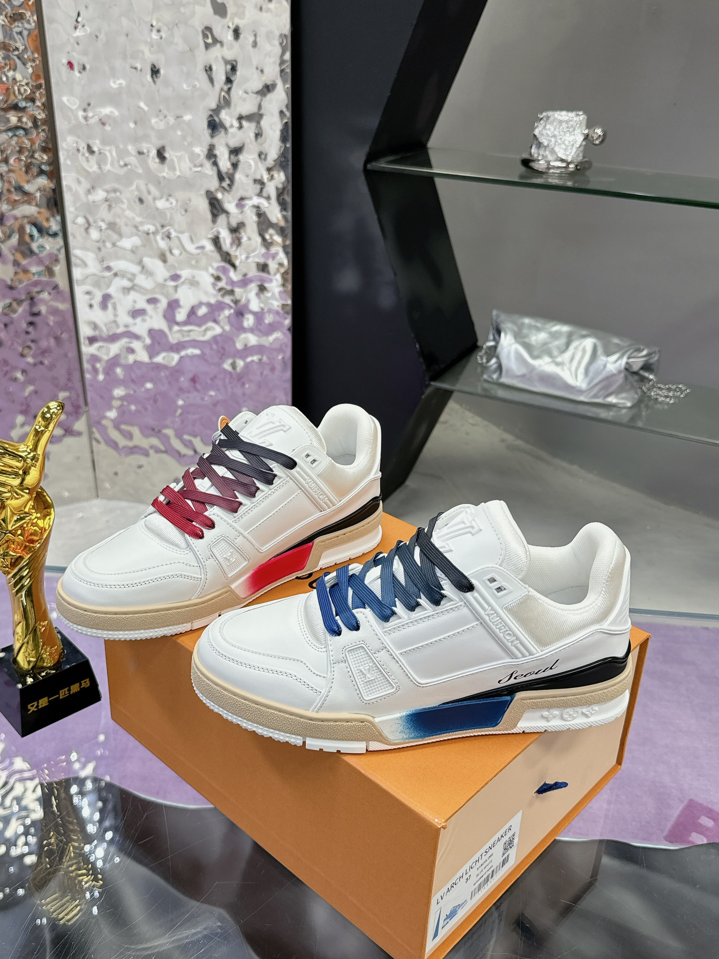 「コラボモデル」Louis Vuitton x Trainer スニーカー