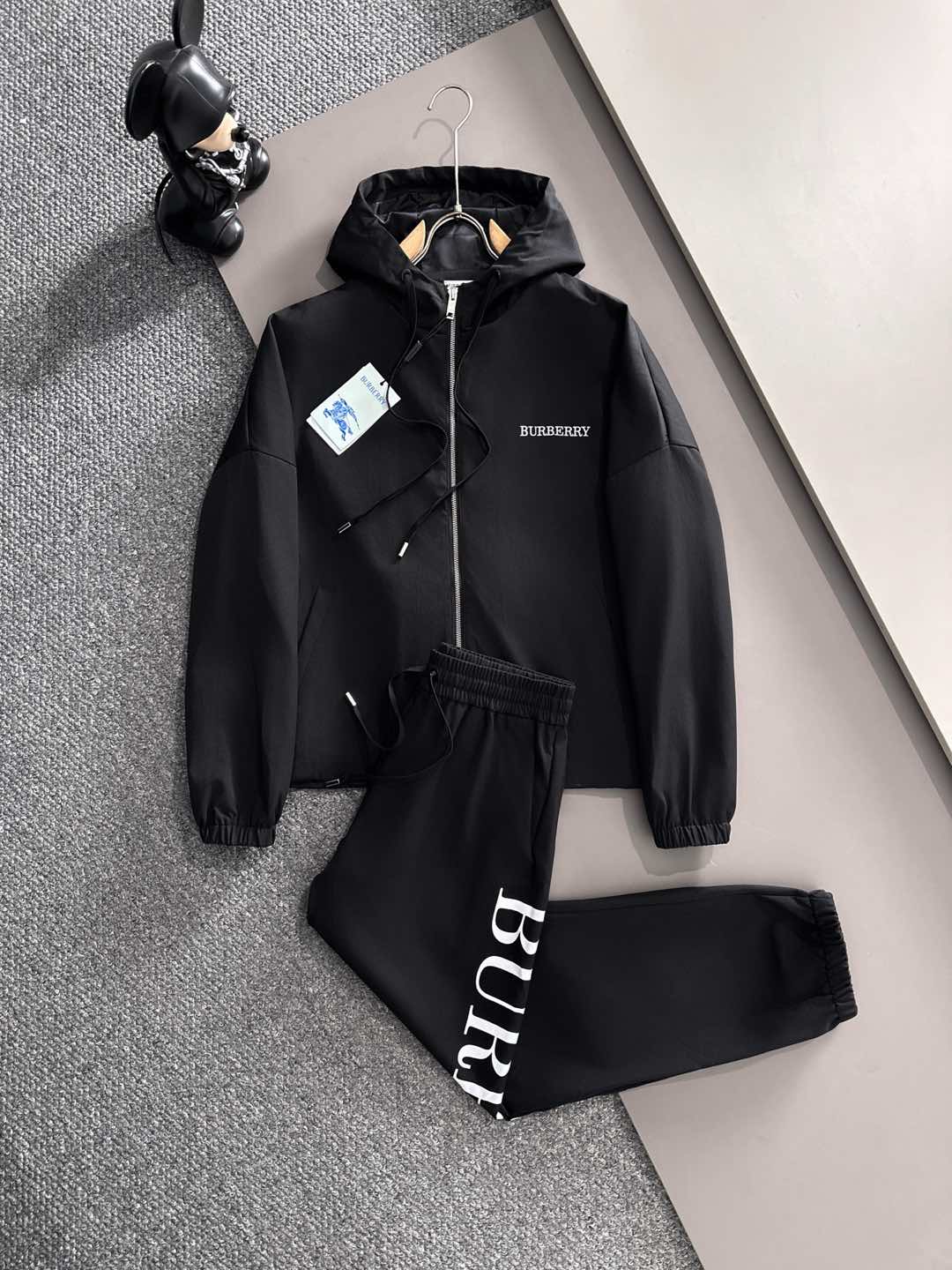 バーバリー「Burberry」秋冬 メンズカジュアルスポーツセット