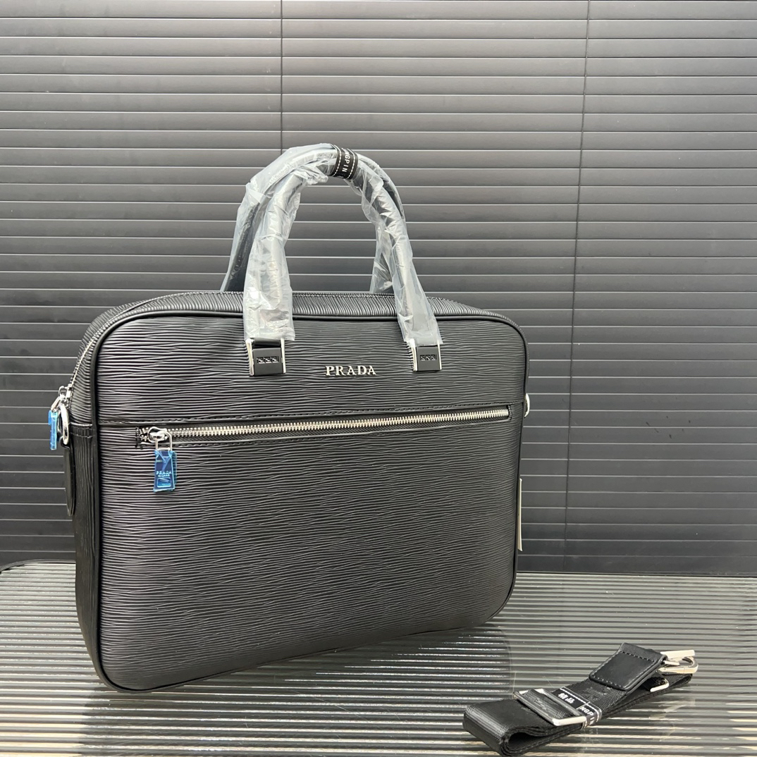 プラダ「Prada」ウォーターパターン レザー トートバッグ