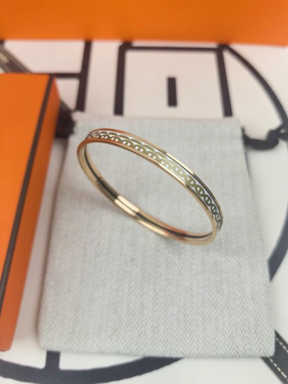 エルメス「Hermès」Clic H エナメル ゴールドプリント ブレスレット