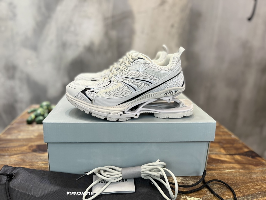 バレンシアガ「Balenciaga」 X-PANDER スニーカー X-PANDER スニーカー