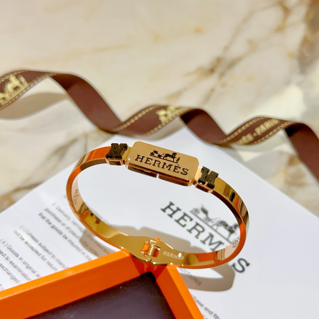 エルメス「Hermès」 Clic H ブレスレット
